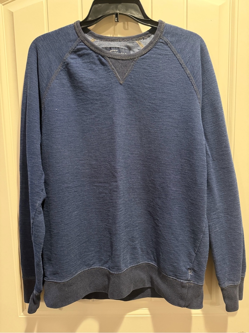 American Eagle Outfitters Men's Navy Crewneck Sweatshirt